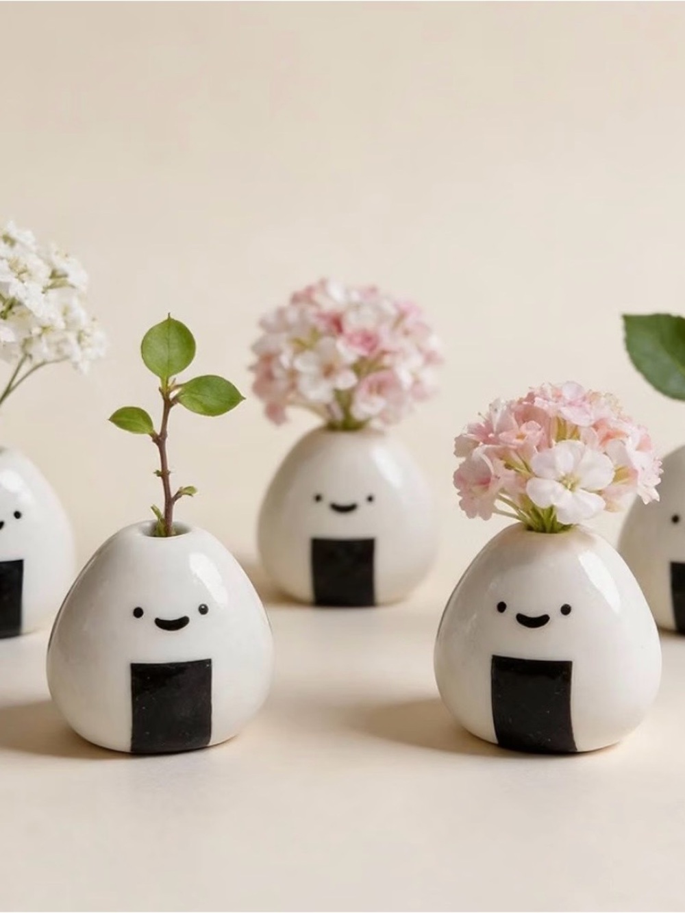5 Japanese Ceramic Onigiri Bud Vase - New - no tag